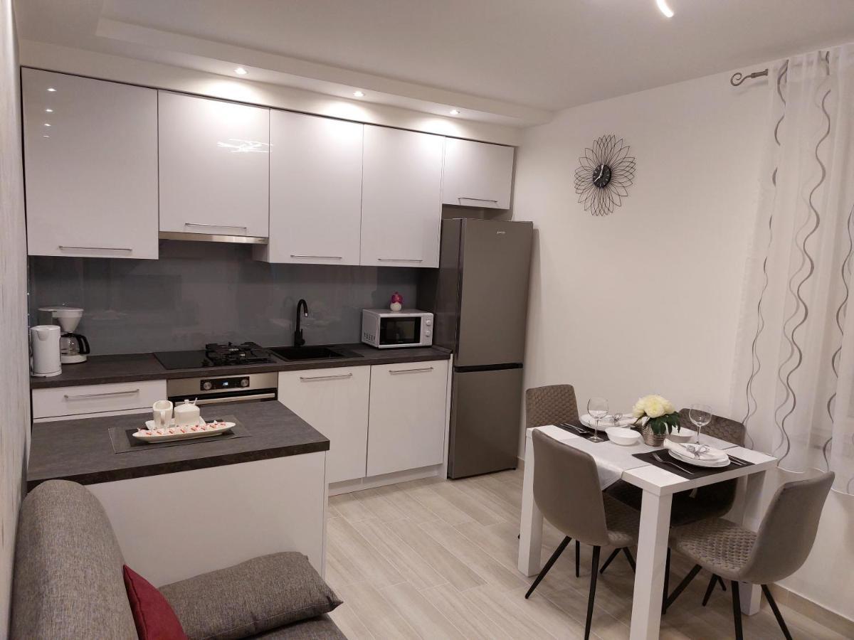 Apartment Hrzic Malinska Exterior photo