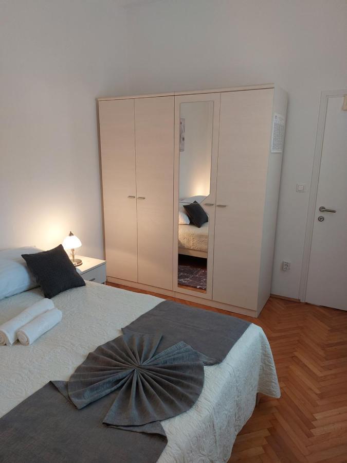 Apartment Hrzic Malinska Exterior photo